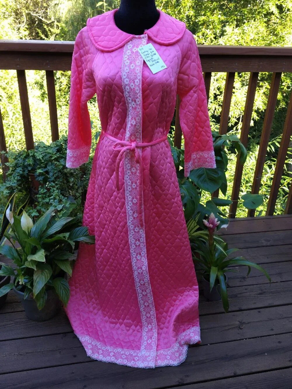 Vintage 70's Komar Pink Quilted Robe union made size 14-16 (item A17)